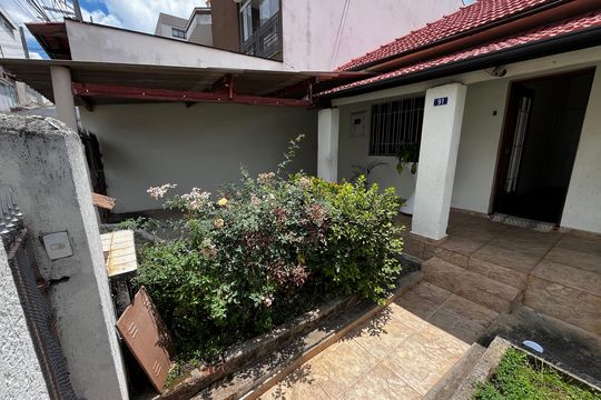 Fachada/Jardim de casa à venda com 2 quartos, 125m² em Santana, São Paulo