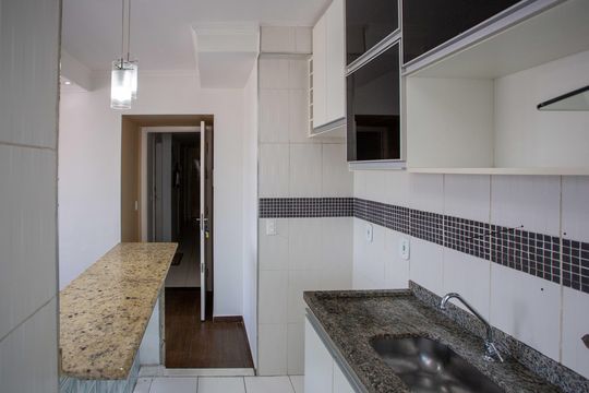 Cozinha de apartamento à venda com 2 quartos, 44m² em Canhema, Diadema