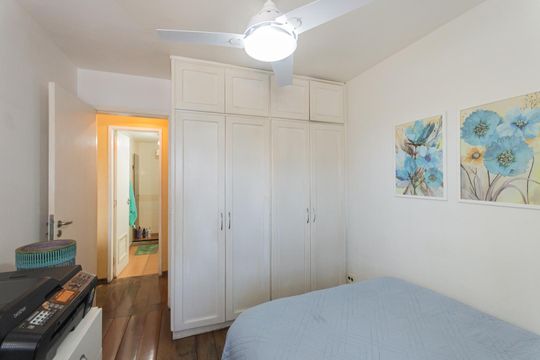 Quarto de apartamento à venda com 3 quartos, 210m² em Grajaú, Rio de Janeiro