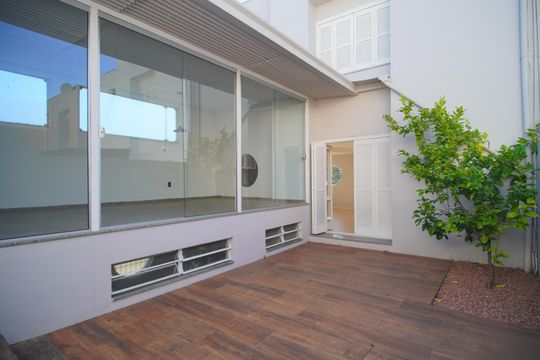 Quintal de casa à venda com 3 quartos, 182m² em Hamburgo Velho, Novo Hamburgo