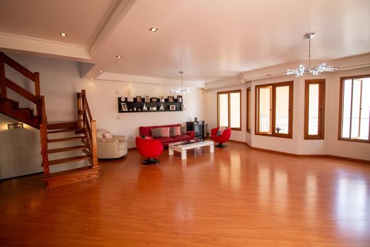 Sala de casa à venda com 4 quartos, 308m² em Parque Colonial, São Paulo