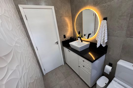 Banheiro de apartamento à venda com 3 quartos, 96m² em Morro do Espelho, São Leopoldo