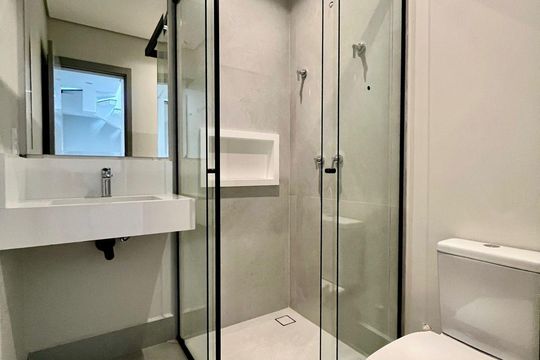 Banheiro de casa de condomínio à venda com 3 quartos, 158m² em Parque Taquaral, Campinas