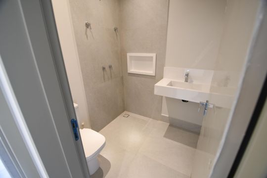 Banheiro Social de casa de condomínio à venda com 3 quartos, 158m² em Parque Taquaral, Campinas