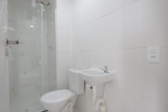 Banheiro de apartamento à venda com 2 quartos, 32m² em Vila Suzana, São Paulo