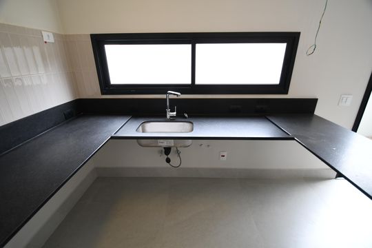 Cozinha de casa de condomínio à venda com 3 quartos, 158m² em Chácara Primavera, Campinas