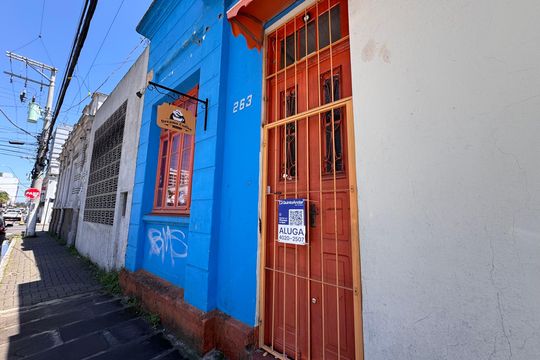 Fachada de casa para alugar com 2 quartos, 90m² em Centro, São Leopoldo