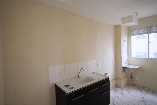 Cozinha e Área de Serviço de apartamento para alugar com 2 quartos, 39m² em Jardim do Lago, Osasco