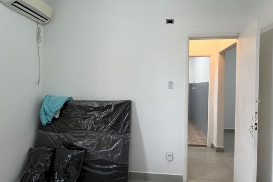 Quarto 2 de apartamento para alugar com 2 quartos, 69m² em Embaré, Santos