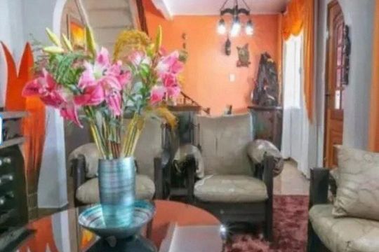 Casa à venda com 4 quartos, 180m² em Vila Marina, São Paulo