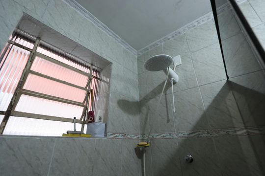 Banheiro de baixo de casa à venda com 3 quartos, 240m² em Vila Rica, São Paulo