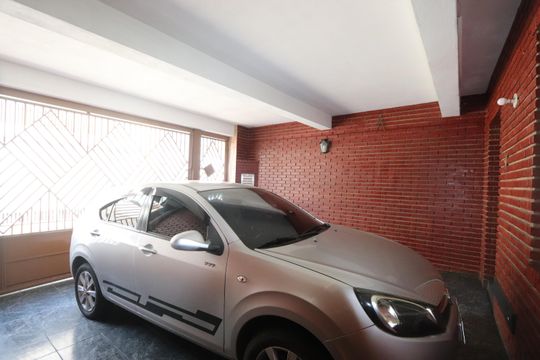 Garagem de casa à venda com 3 quartos, 240m² em Vila Rica, São Paulo