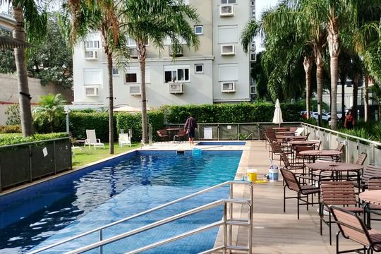 Área comum - Piscina de apartamento para alugar com 2 quartos, 65m² em Glória, Porto Alegre