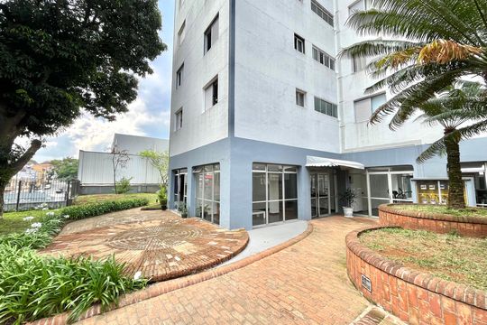Hall de entrada de apartamento para alugar com 2 quartos, 68m² em Vila Alexandria, São Paulo