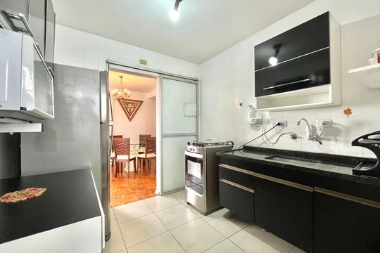 Cozinha de apartamento para alugar com 2 quartos, 68m² em Vila Alexandria, São Paulo