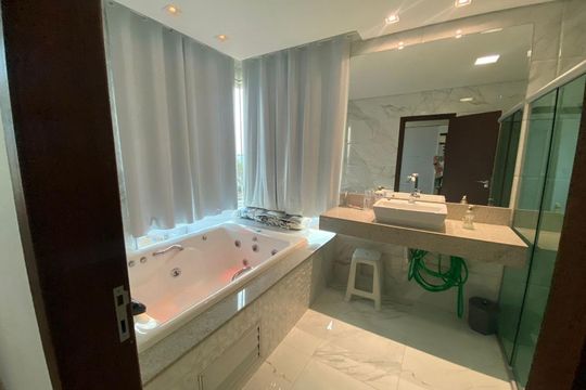 Banheiro da Suíte de casa para alugar com 5 quartos, 2500m² em Nossa Senhora de Lourdes, Lagoa Santa
