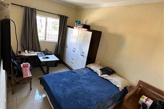 Casa à venda com 5 quartos, 262m² em Parque Xangri-Lá, Contagem
