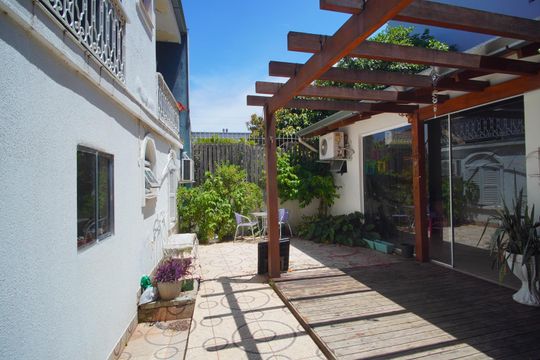 Quintal de casa para alugar com 6 quartos, 502m² em Chácara das Pedras, Porto Alegre