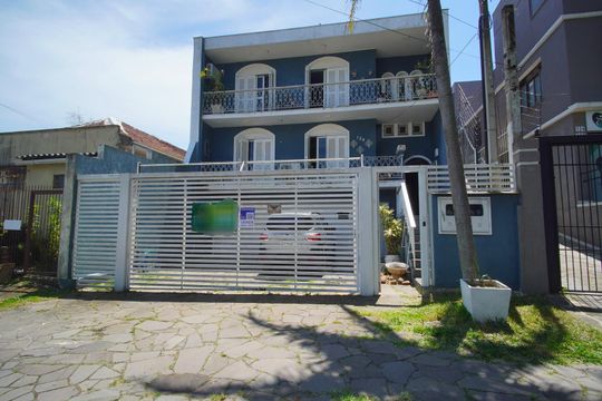 Fachada de casa para alugar com 6 quartos, 502m² em Chácara das Pedras, Porto Alegre