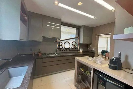 Apartamento à venda com 4 quartos, 189m² em Santa Lúcia, Belo Horizonte
