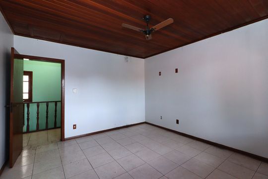 Quarto de casa à venda com 3 quartos, 192m² em Vl Sto Agostinho, Porto Alegre