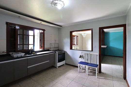Cozinha de casa à venda com 3 quartos, 192m² em Vl Sto Agostinho, Porto Alegre