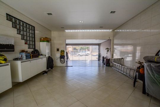 Garagem de casa à venda com 3 quartos, 440m² em Vila Pires, Santo André