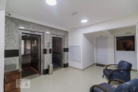 Hall social de apartamento à venda com 3 quartos, 70m² em Centro, Guarulhos