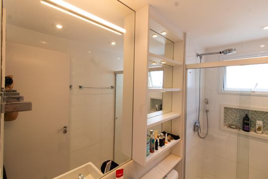 BANHEIRO DA SUITE 2 de apartamento à venda com 3 quartos, 131m² em Fazenda São Quirino, Campinas