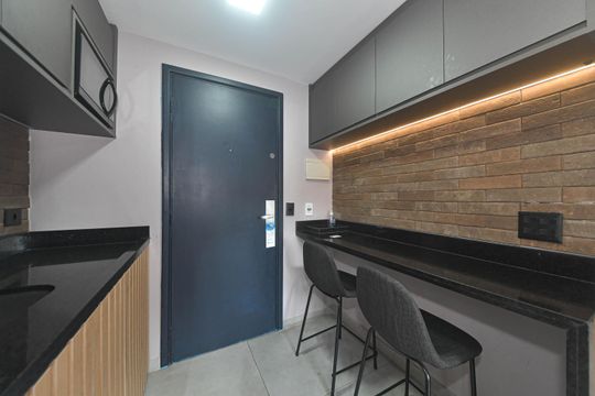 Cozinha de apartamento à venda com 1 quarto, 29m² em Itaim Bibi, São Paulo