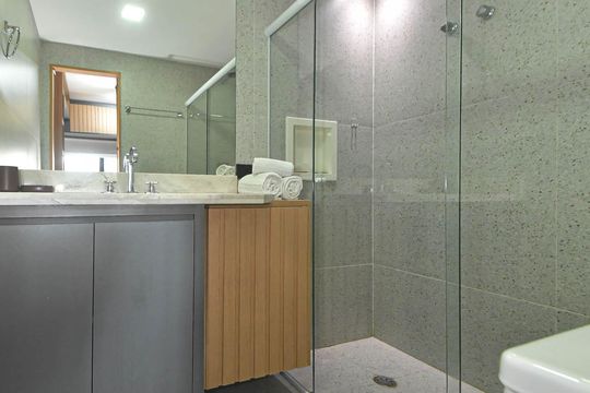 Banheiro de apartamento à venda com 1 quarto, 29m² em Itaim Bibi, São Paulo