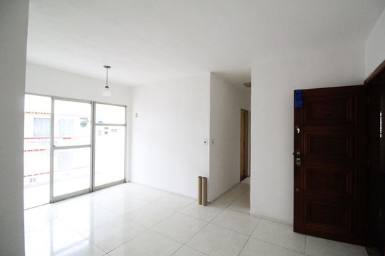 Sala de apartamento à venda com 2 quartos, 51m² em Pechincha, Rio de Janeiro