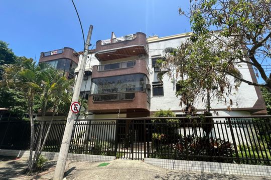 Fachada de apartamento para alugar com 4 quartos, 120m² em Recreio dos Bandeirantes, Rio de Janeiro