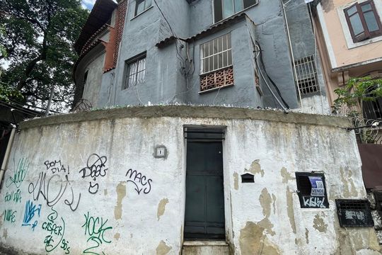 Fachada de casa à venda com 5 quartos, 200m² em Praça da Bandeira, Rio de Janeiro