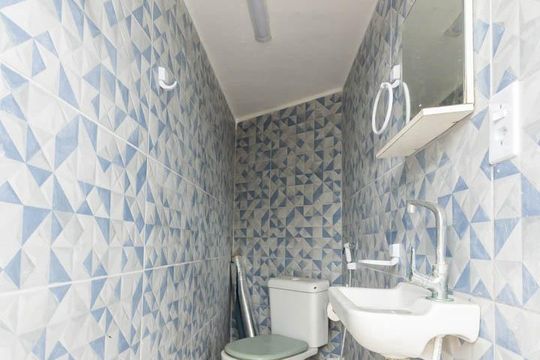 Banheiro de serviço de casa à venda com 5 quartos, 200m² em Praça da Bandeira, Rio de Janeiro