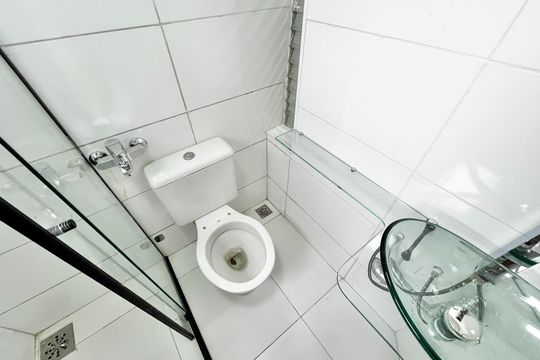 Banheiro da Suíte de apartamento para alugar com 2 quartos, 67m² em Vila Celeste, São Paulo