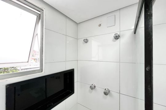 Banheiro da Suíte de apartamento para alugar com 2 quartos, 67m² em Vila Celeste, São Paulo