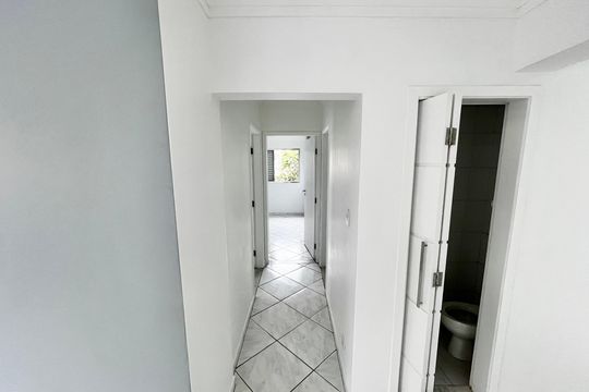 Corredor de apartamento para alugar com 2 quartos, 67m² em Vila Celeste, São Paulo
