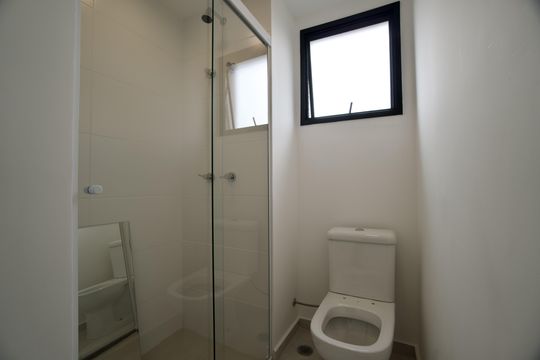 Banheiro da Suíte de apartamento para alugar com 1 quarto, 45m² em Pinheiros, São Paulo