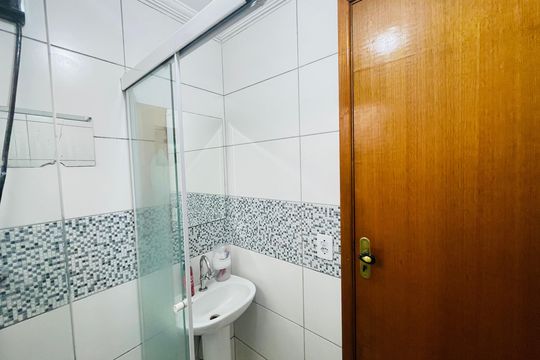 Banheiro de apartamento para alugar com 2 quartos, 80m² em Jardim Silvestre, Guarulhos