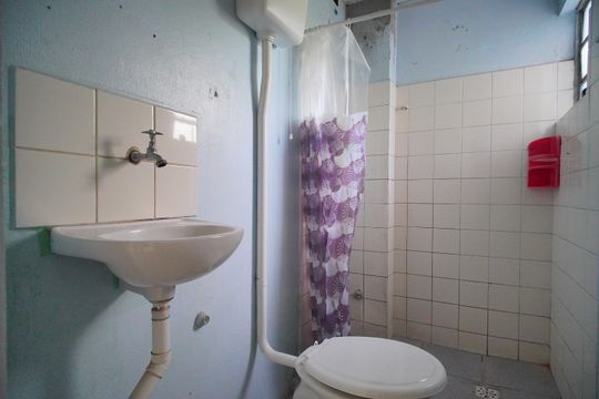 Banheiro de apartamento à venda com 2 quartos, 40m² em Canudos, Novo Hamburgo