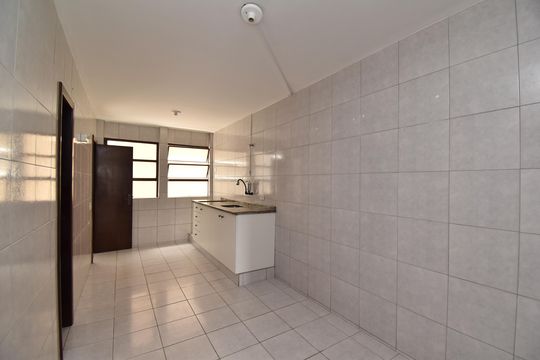 Cozinha de apartamento à venda com 4 quartos, 168m² em Centro, Curitiba