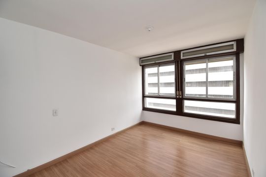 Quarto 2 de apartamento à venda com 4 quartos, 168m² em Centro, Curitiba