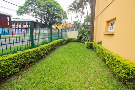 Área comum de casa de condomínio à venda com 3 quartos, 117m² em Medianeira, Porto Alegre