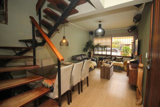 Casa de Condomínio à venda com 3 quartos, 117m² em Medianeira, Porto Alegre