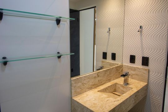 Banheiro de apartamento à venda com 2 quartos, 62m² em Taguatinga, Brasília