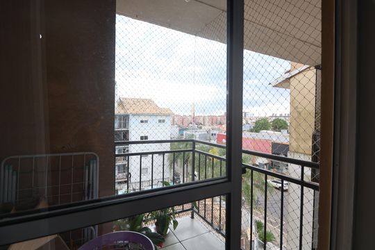 Sacada de apartamento à venda com 2 quartos, 44m² em Igara, Canoas
