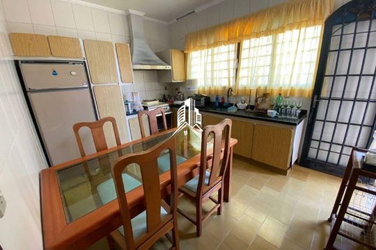 Casa à venda com 4 quartos, 195m² em Parque Taquaral, Campinas