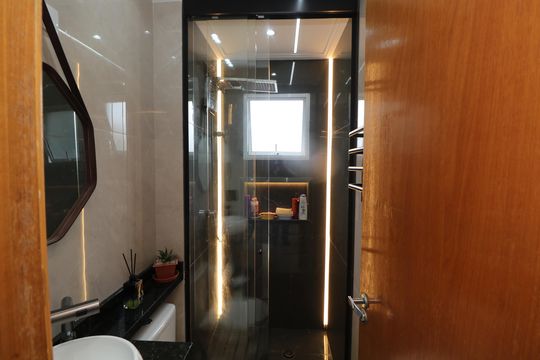 Banheiro de apartamento para alugar com 2 quartos, 41m² em Vila Antonieta, São Paulo
