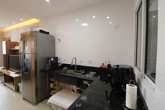 Cozinha de apartamento para alugar com 2 quartos, 41m² em Vila Antonieta, São Paulo